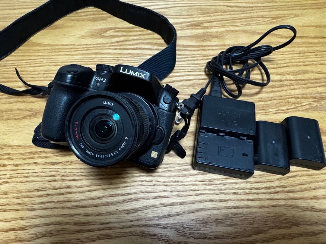 Panasonic LUMIX GH3 ミラーレス レンズ付
