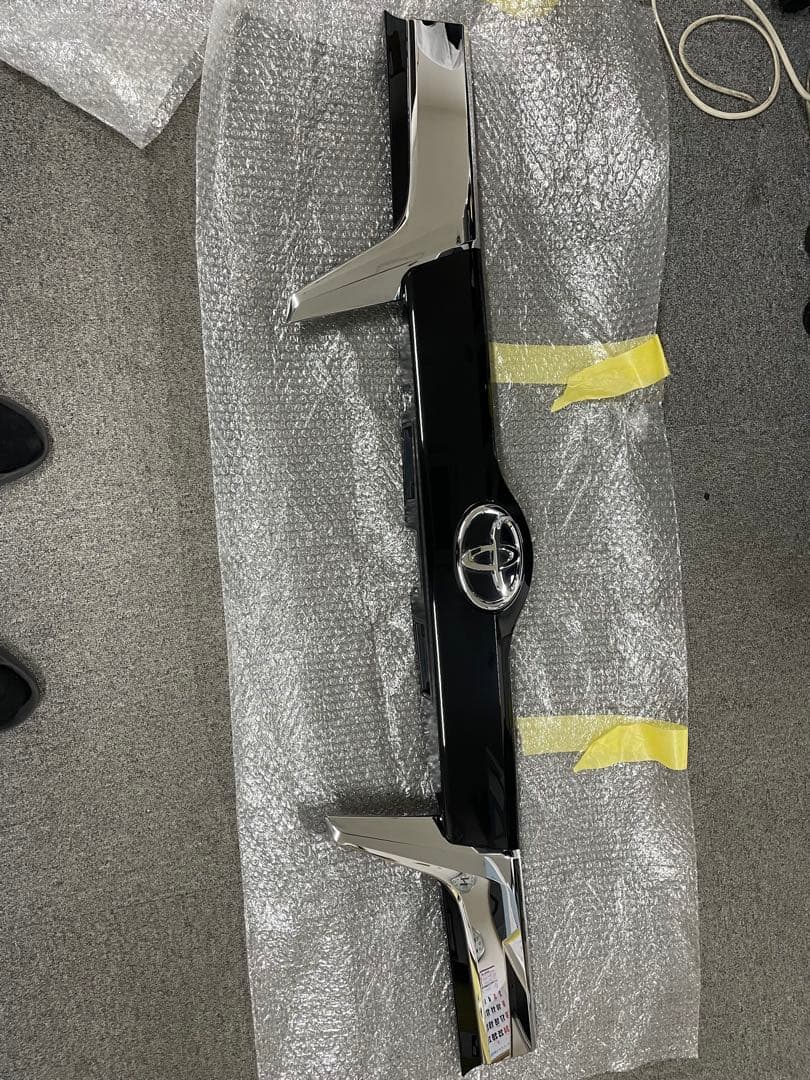 ZRR80 ノア、ヴォクシー　リアガーニッシュ