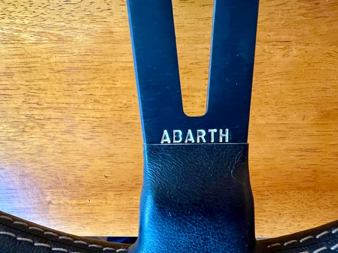 ABARTH ステアリングホイール 3本スポーク　ボス付