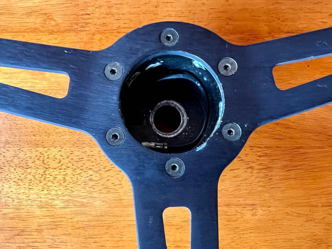 ABARTH ステアリングホイール 3本スポーク　ボス付