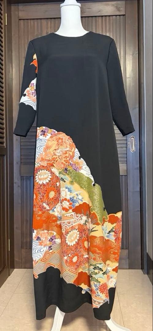 着物リメイク　黒留袖　ロングワンピース　　花鞠