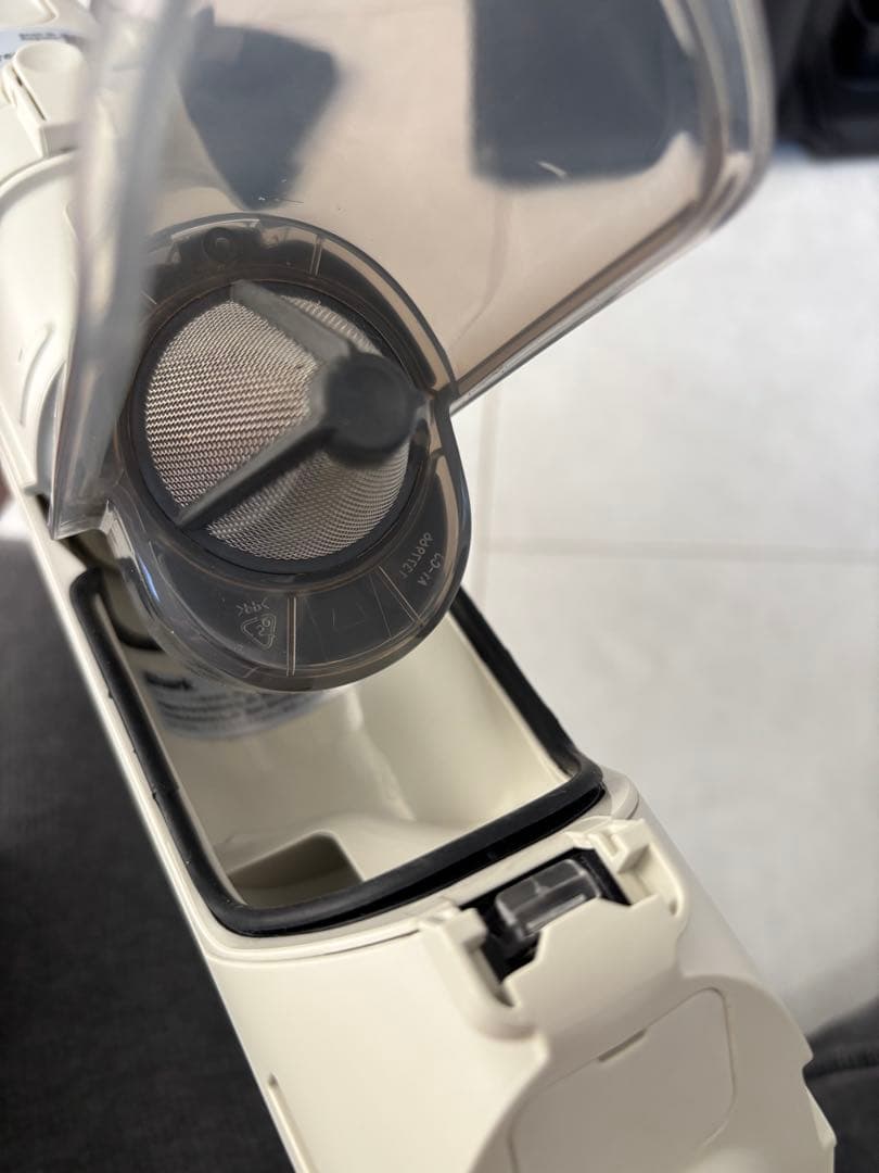 美品　SHARK EVOPOWER SYSTEM NEO スティッククリーナー