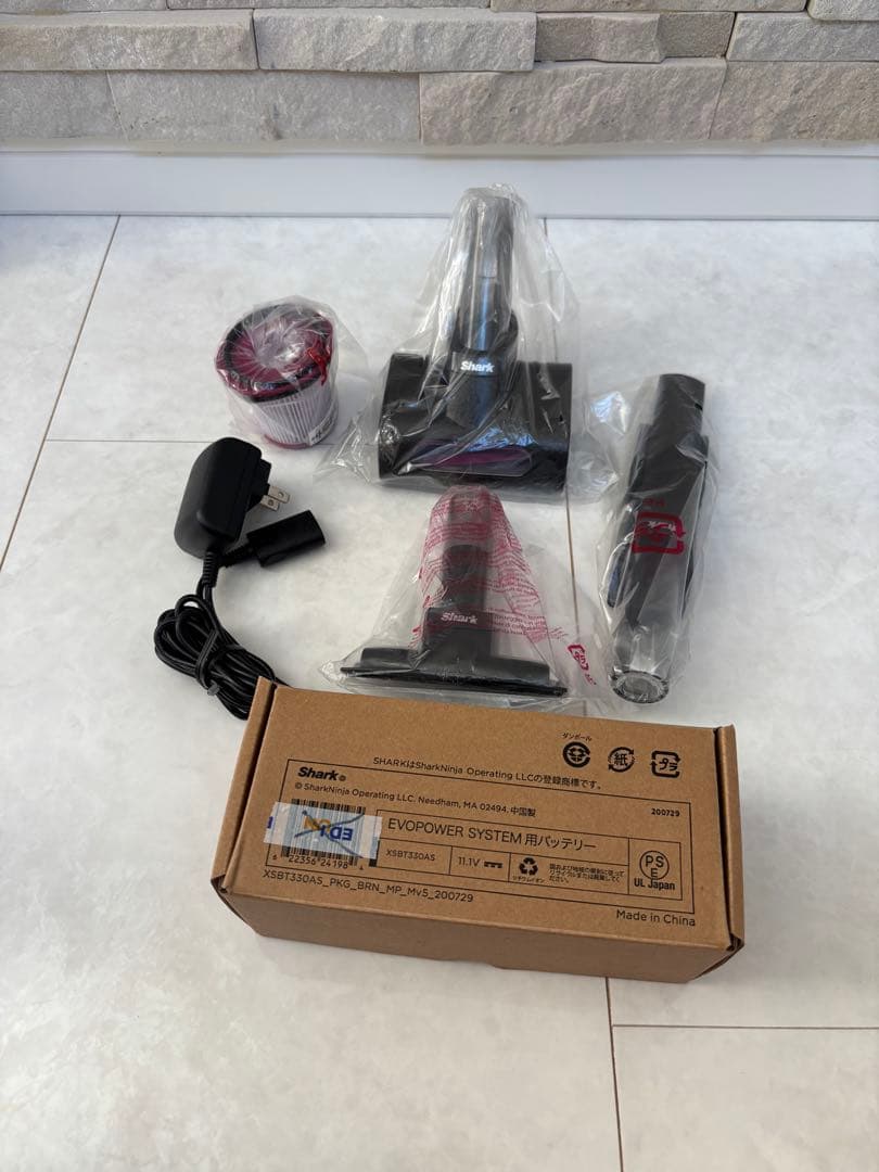 美品　SHARK EVOPOWER SYSTEM NEO スティッククリーナー