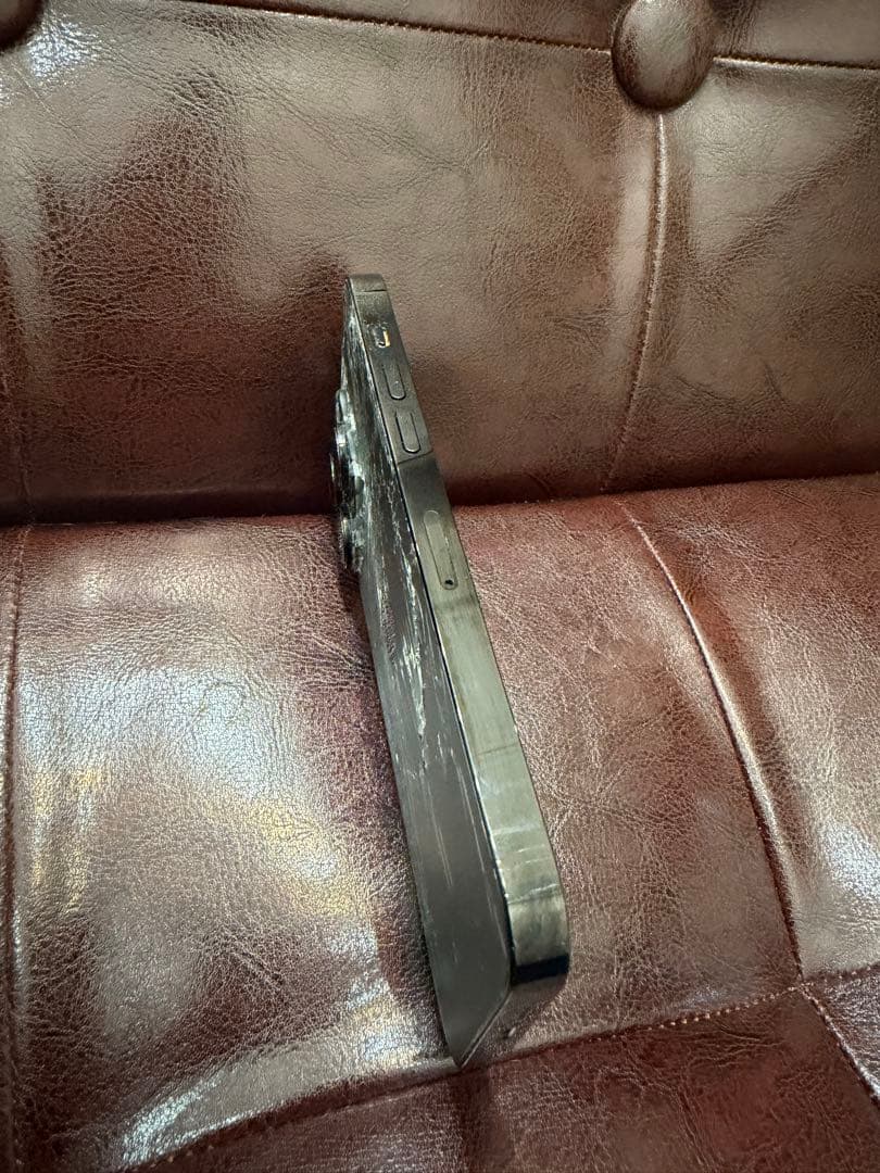 iPhone14pro 256G 背面割れ