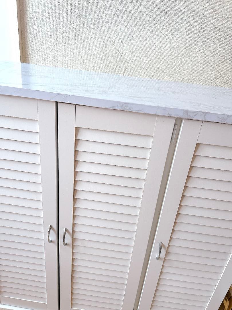 ホワイト　大理石　靴箱　シューズラック　ルーバー扉