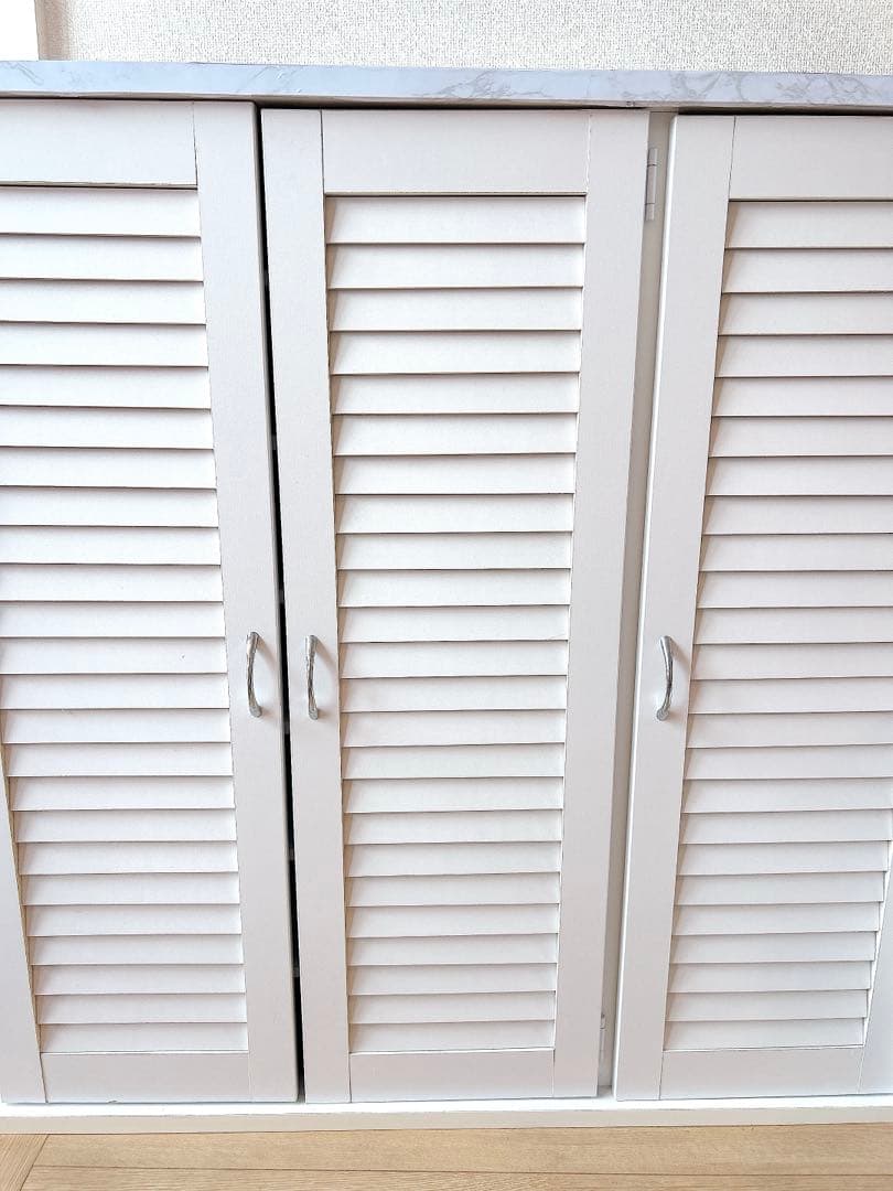 ホワイト　大理石　靴箱　シューズラック　ルーバー扉