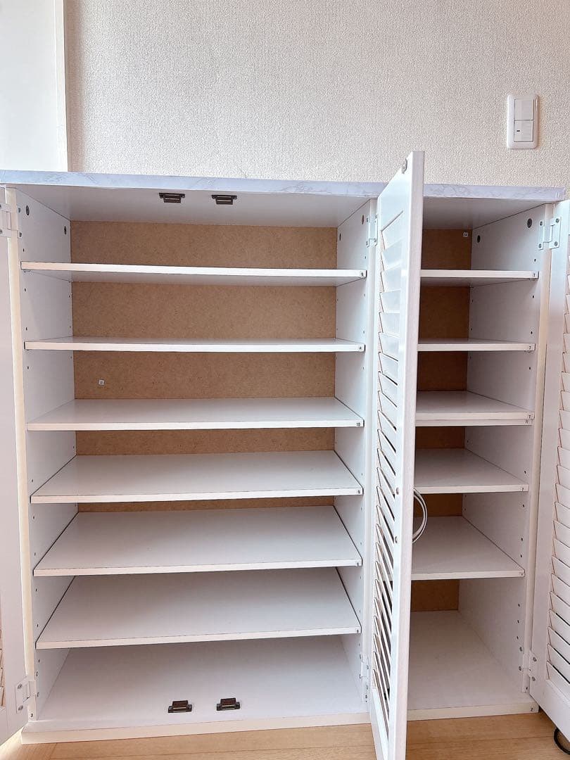 ホワイト　大理石　靴箱　シューズラック　ルーバー扉