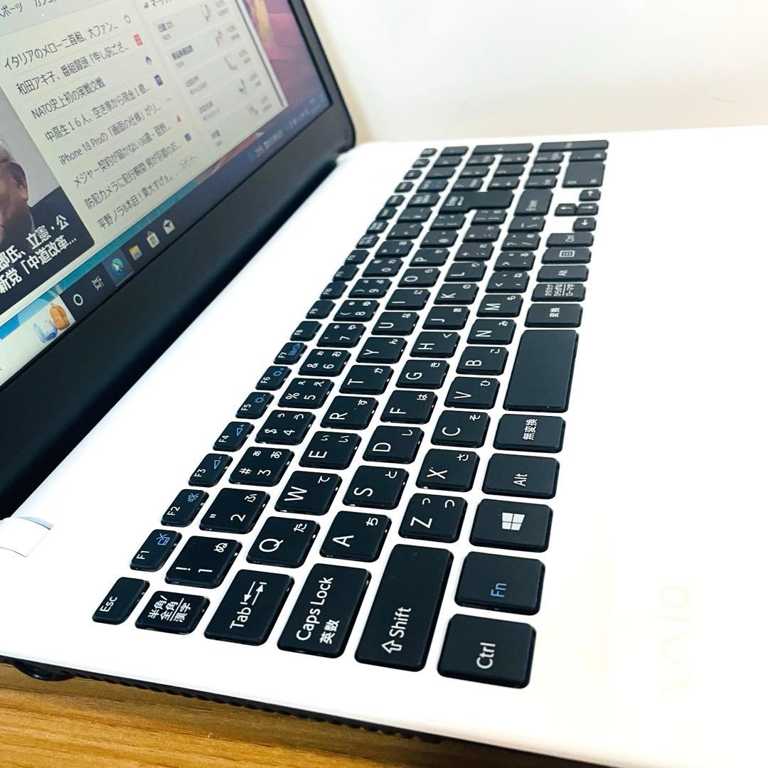 美麗デザイナーズホワイトVAIO SSDメモリ8Gwin11オフィスDVDカメラ