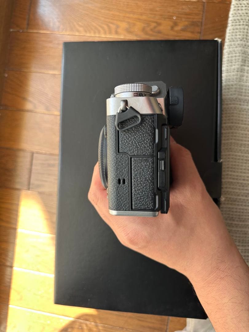 富士フイルム ミラーレスカメラ　X-T5シルバー