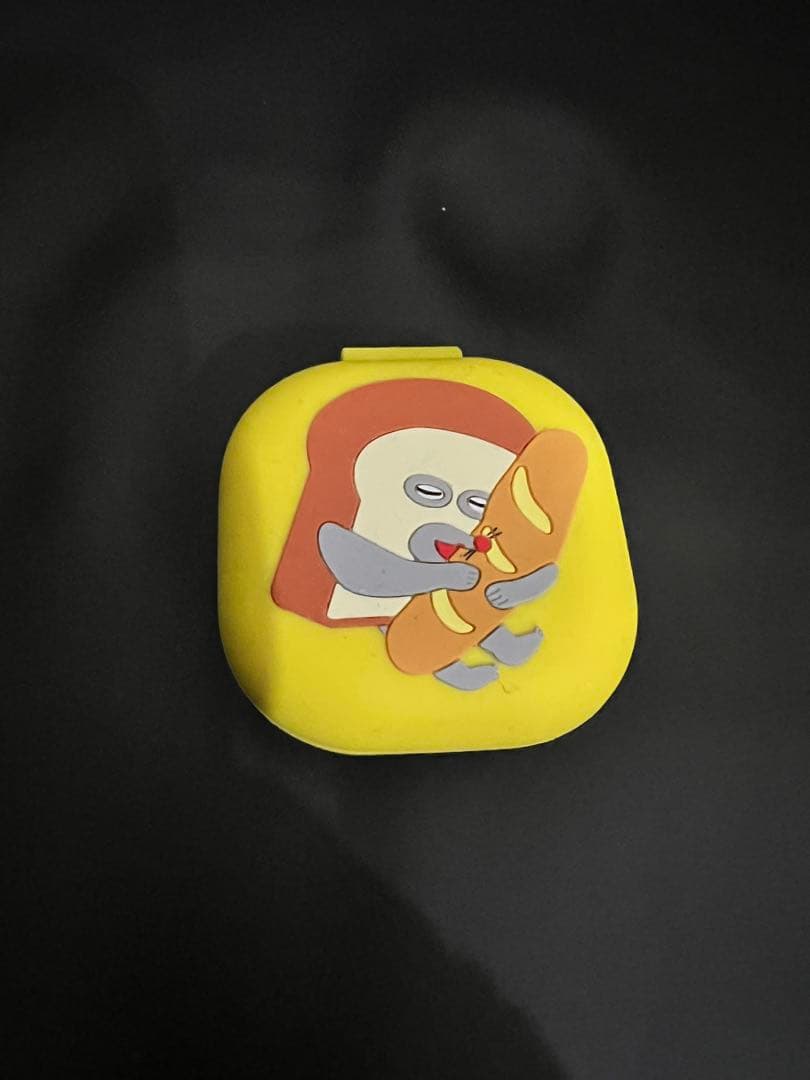 美品✩︎パンどろぼう　ワイヤレスイヤホン本体とイラスト付きイヤフォンケース