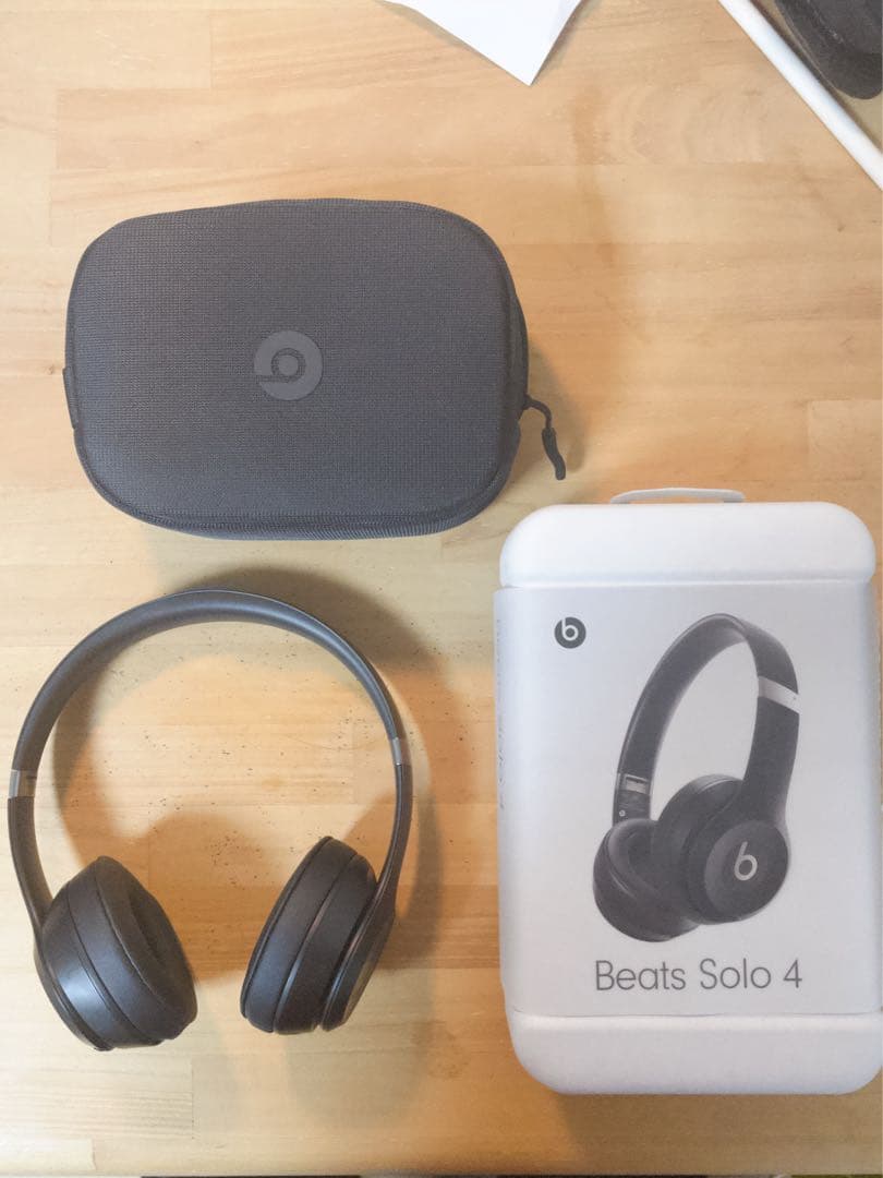 Beats Solo 4 ワイヤレスヘッドホン ブラック