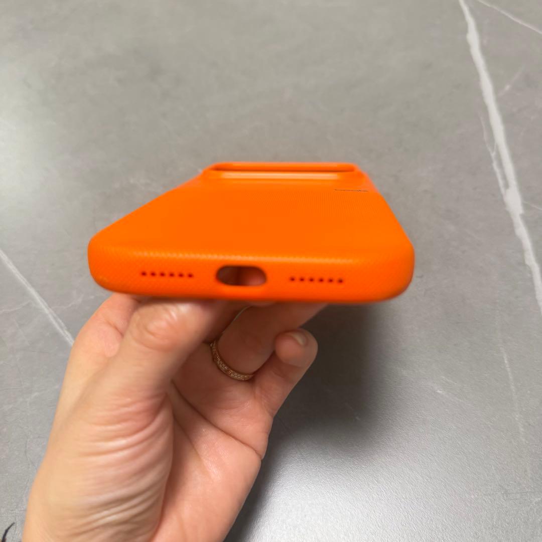 beats オレンジ iPhone17promax ケース apple購入品