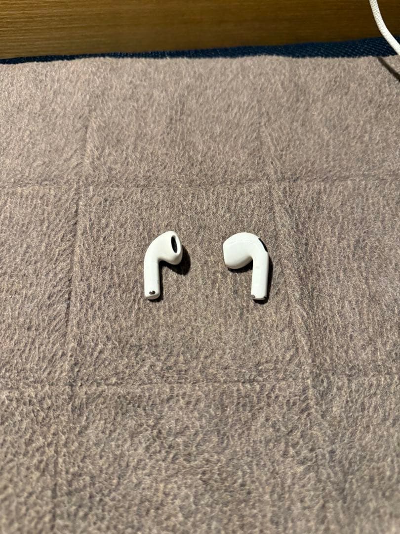 AirPods 第4世代　左右　ノイキャンなし