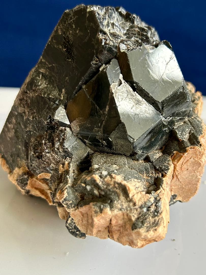 【超特大830g】強力な魔除けの石！ モリオン（黒水晶）クラスター/原石 鑑賞石