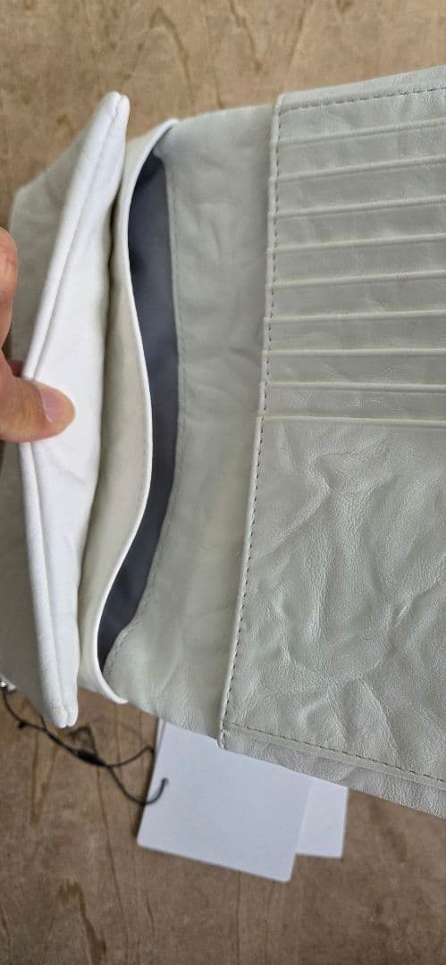 ZUCCa エンボスウォレット