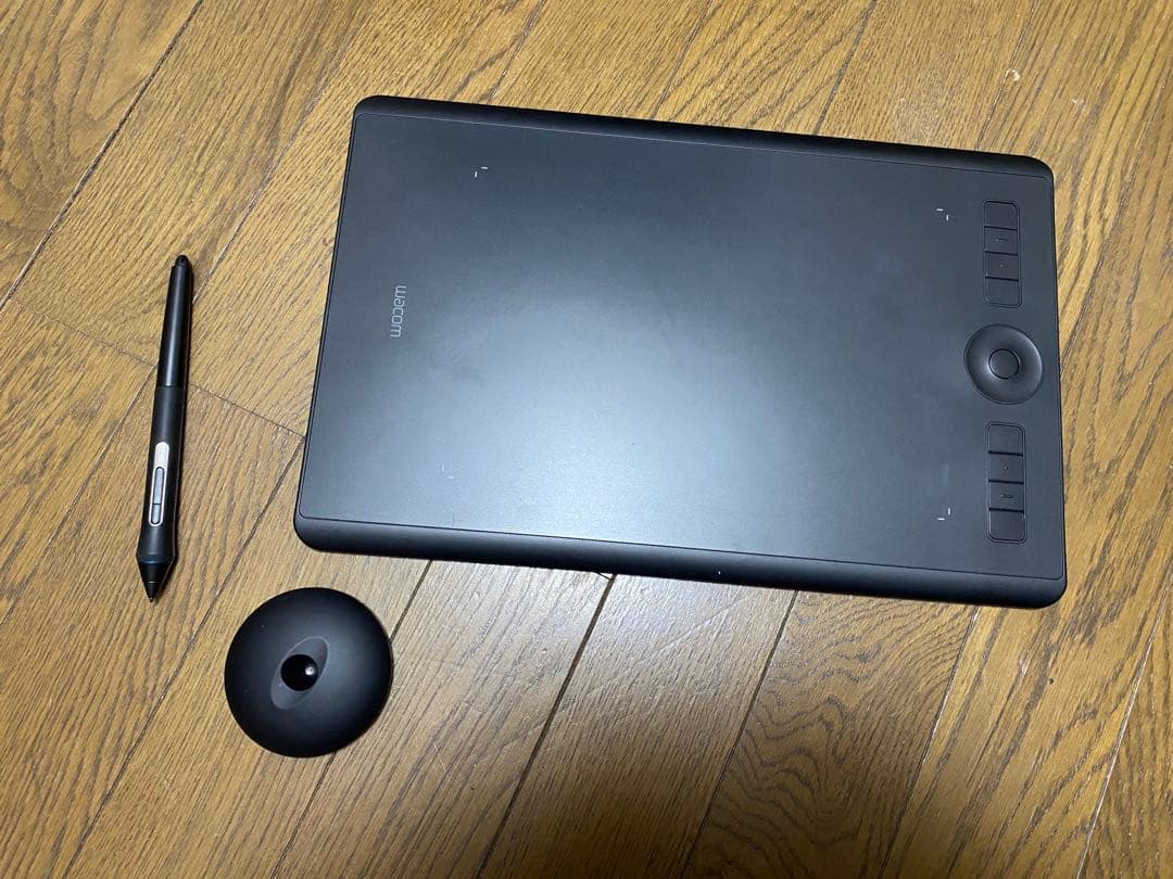 ワコム Medium ペンタブレットPTH-660ブラック 絵デジタル 美品