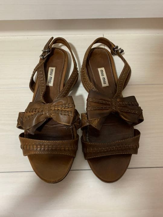 Miu Miu bow サンダル と adidas nmd