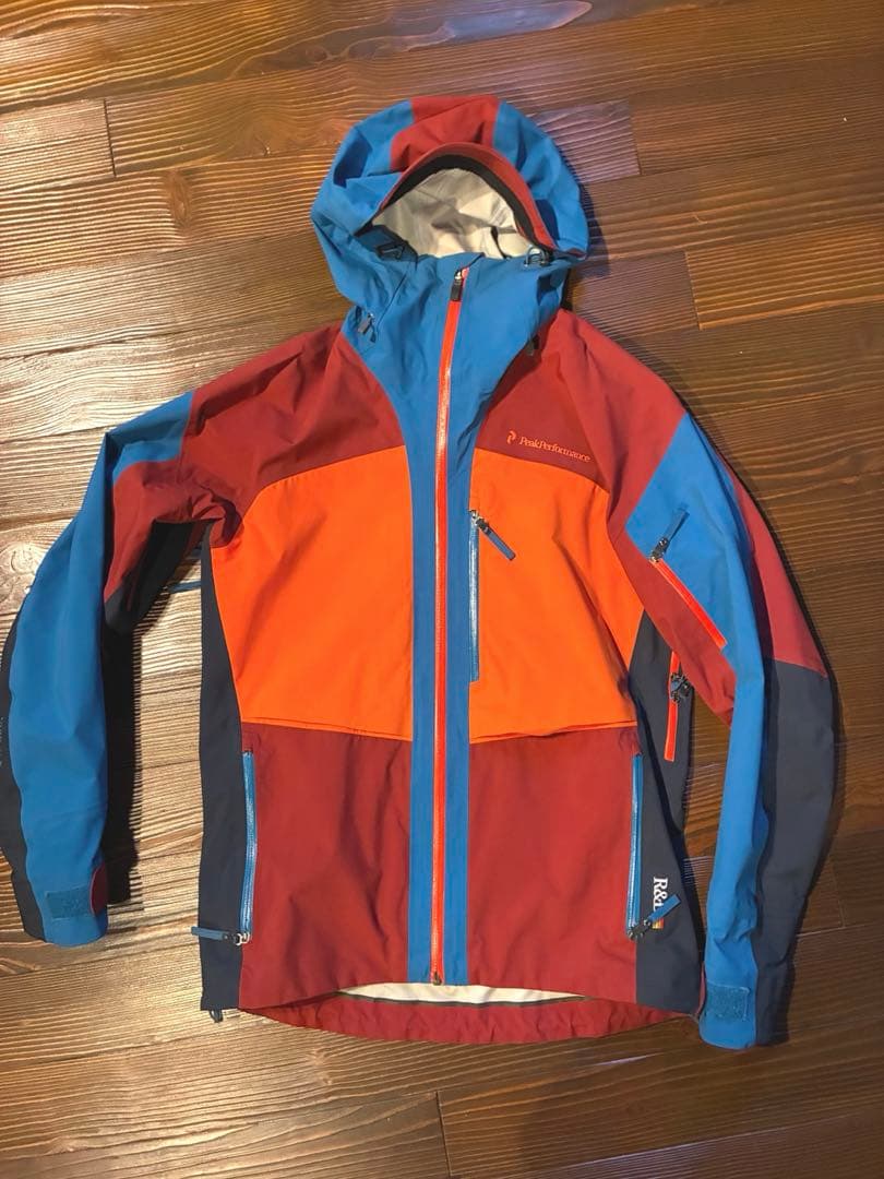 ピークパフォーマンス スキーウェア