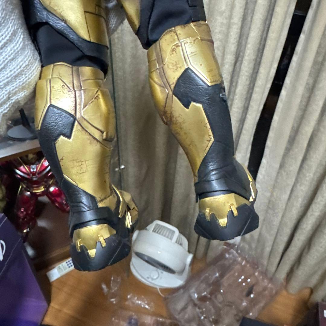 サノス フィギュア ホットトイズ