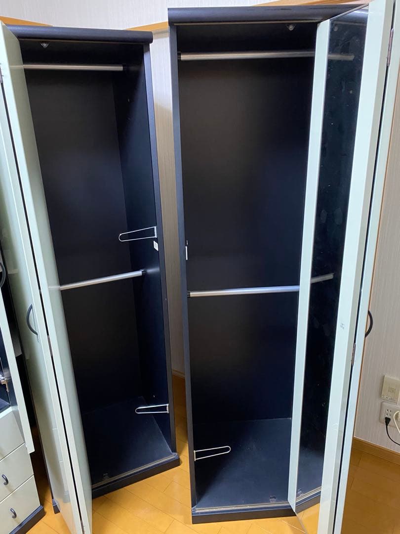 (※直接引き取り)大型連結ワードローブ3台鏡付き