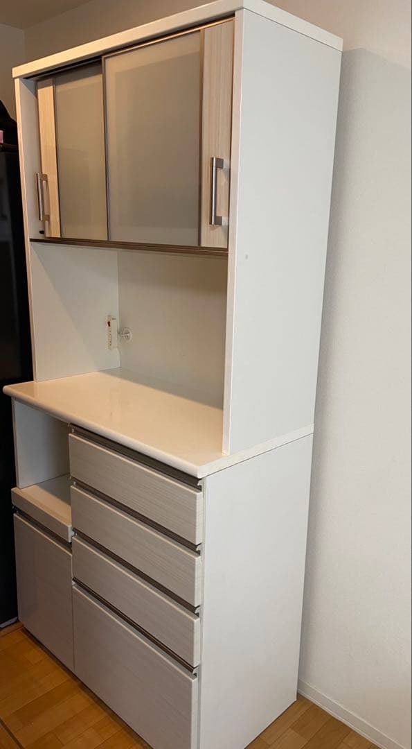 ニトリ　キッチンボード　食器棚　東温市　引き取り限定