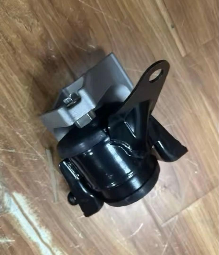 AZR60G エンジンマウント 右 12305-28080 ノア ヴォクシー