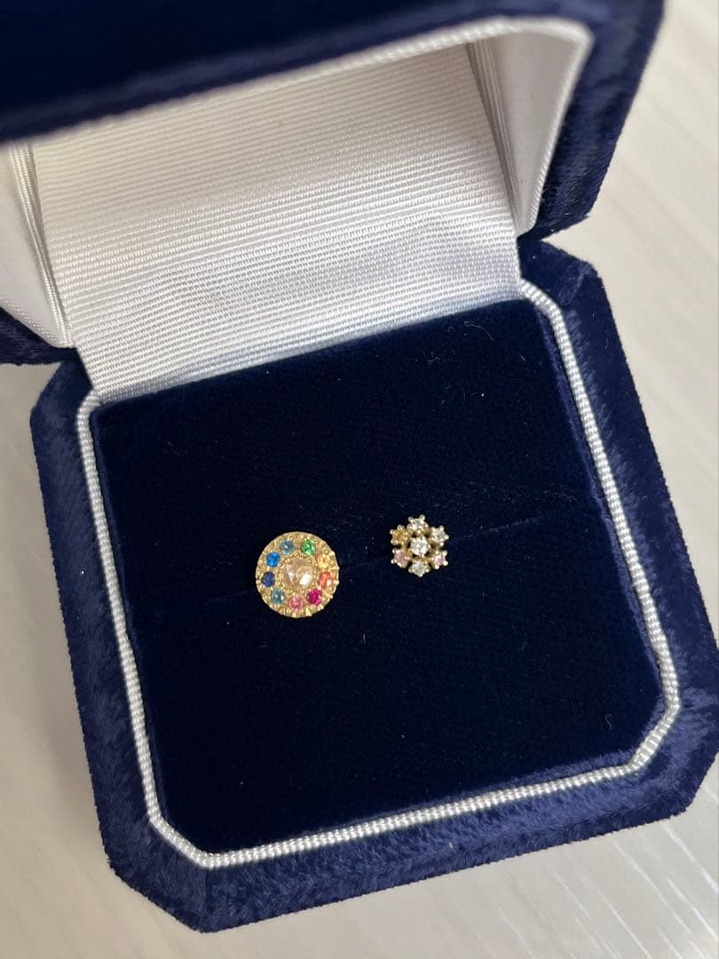 AHKAH 2019ss コサージュピアス（マルチカラー）、インセンスピアス