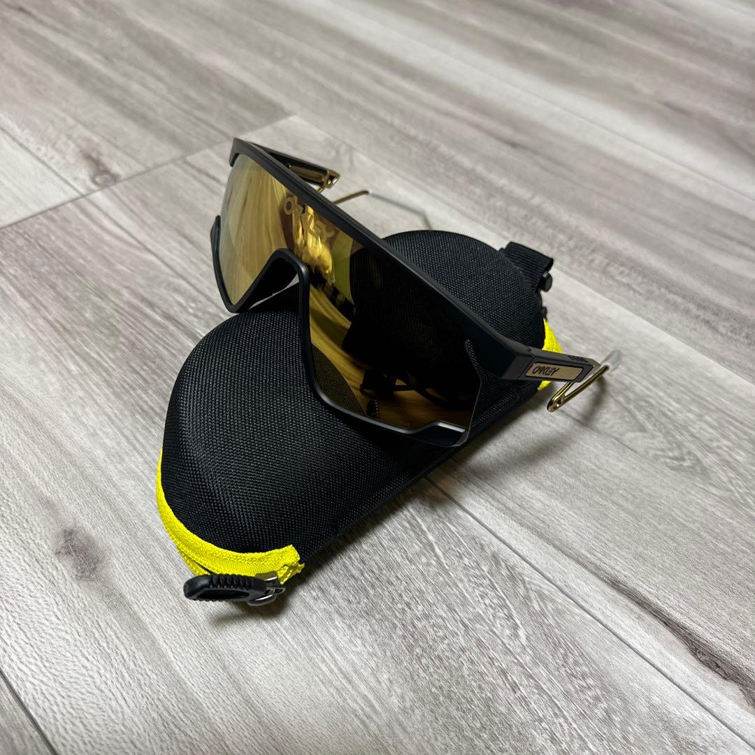 OAKLEY BXTR Lスポーツサングラス ブラック/ゴールド 限定