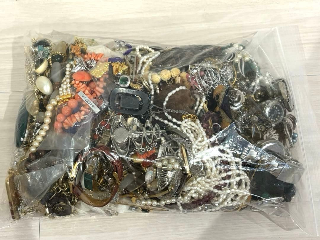 イミテーションアクセサリー約3.5kgまとめ売り