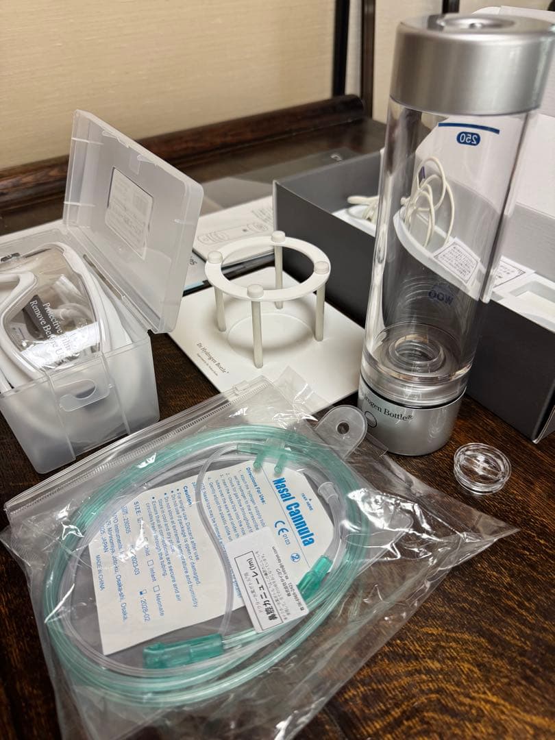 ドクター水素ボトル、未使用カニューレ、ゴーグル、スタンド、取説等