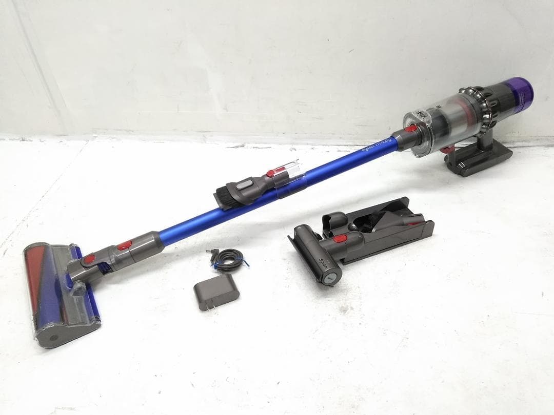 Dyson コードレスクリーナー V11 sv14 アタッチメント付き ♪