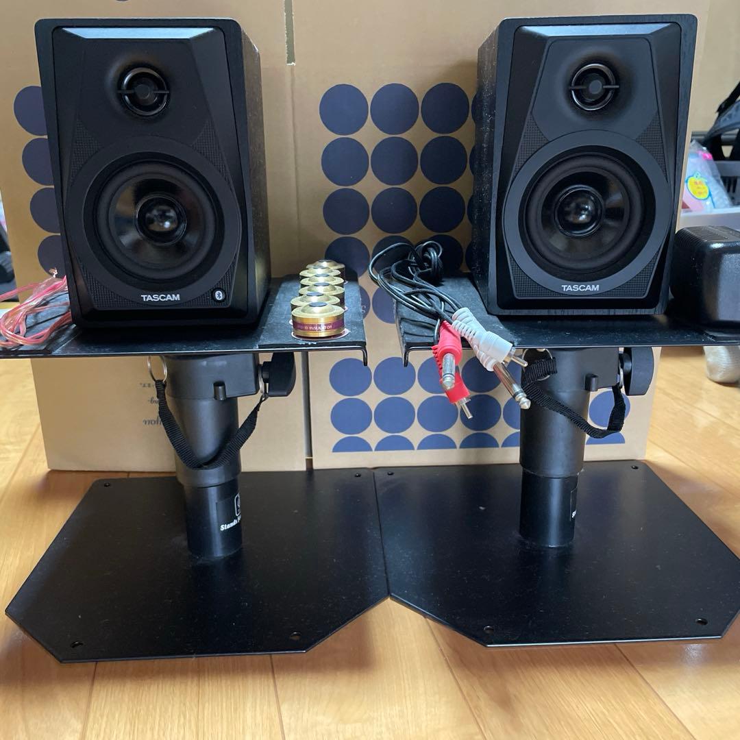 TASCAM VL-S3BTモニタースピーカー、卓上スタンド、インシュレーター