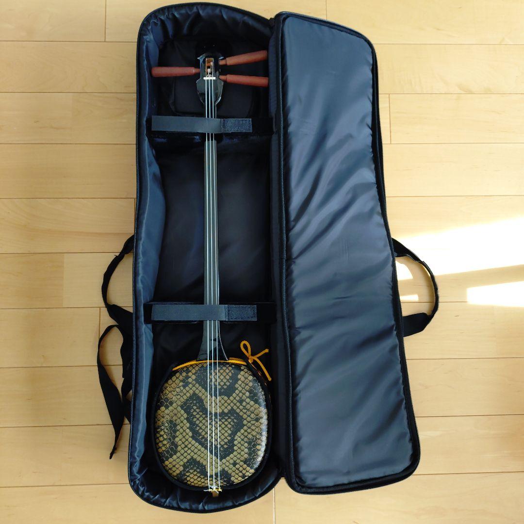 三線本体 黒・金・蛇柄 専用ケース付き　教則本