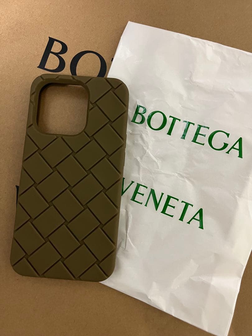 BOTTEGA VENETA オリーブグリーンiPhone15ケース【新品未使用