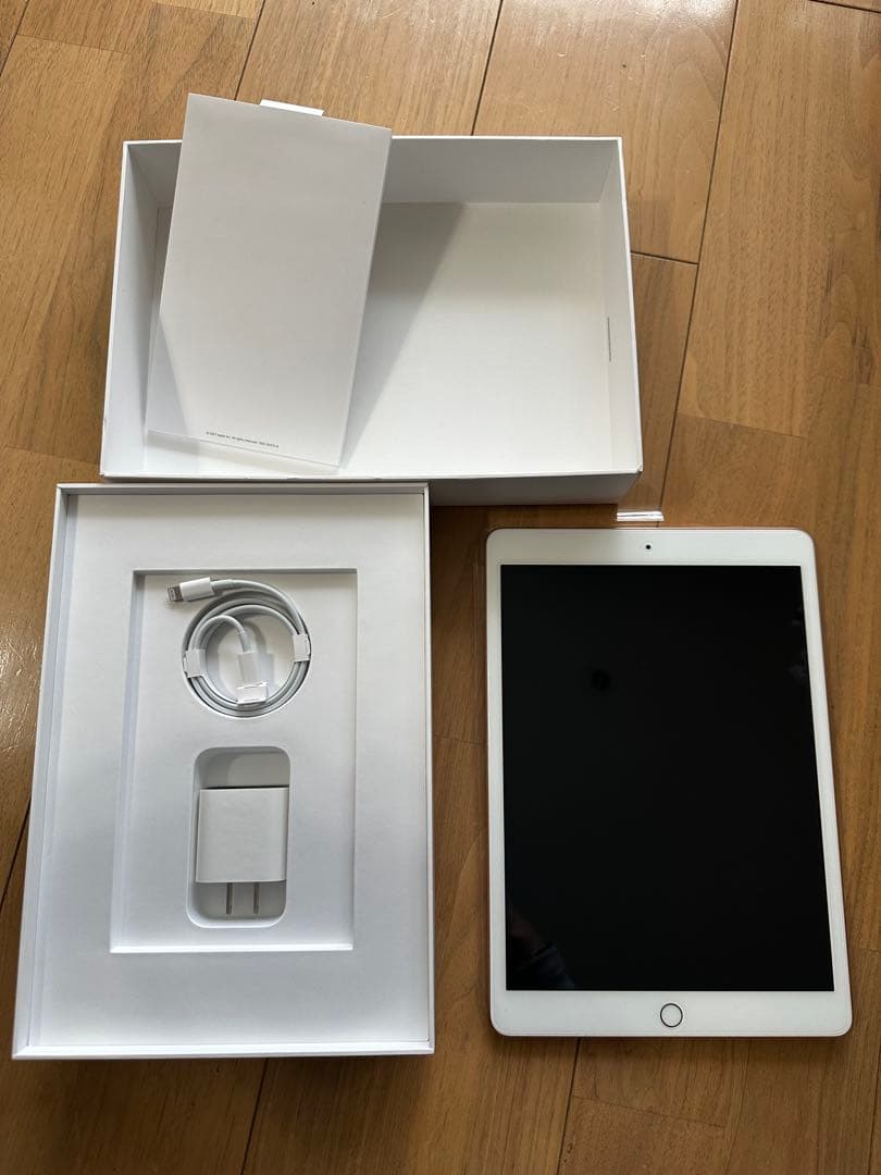 中古美品　ipad第8世代　128GB ゴールド