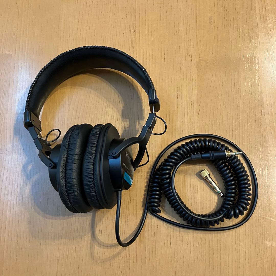 SONYスタジオモニターヘッドホンMDR-7506