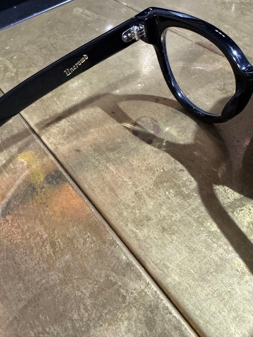 UNCROWD(アンクラウド) BASSARA ブラックフレームx調光レンズ