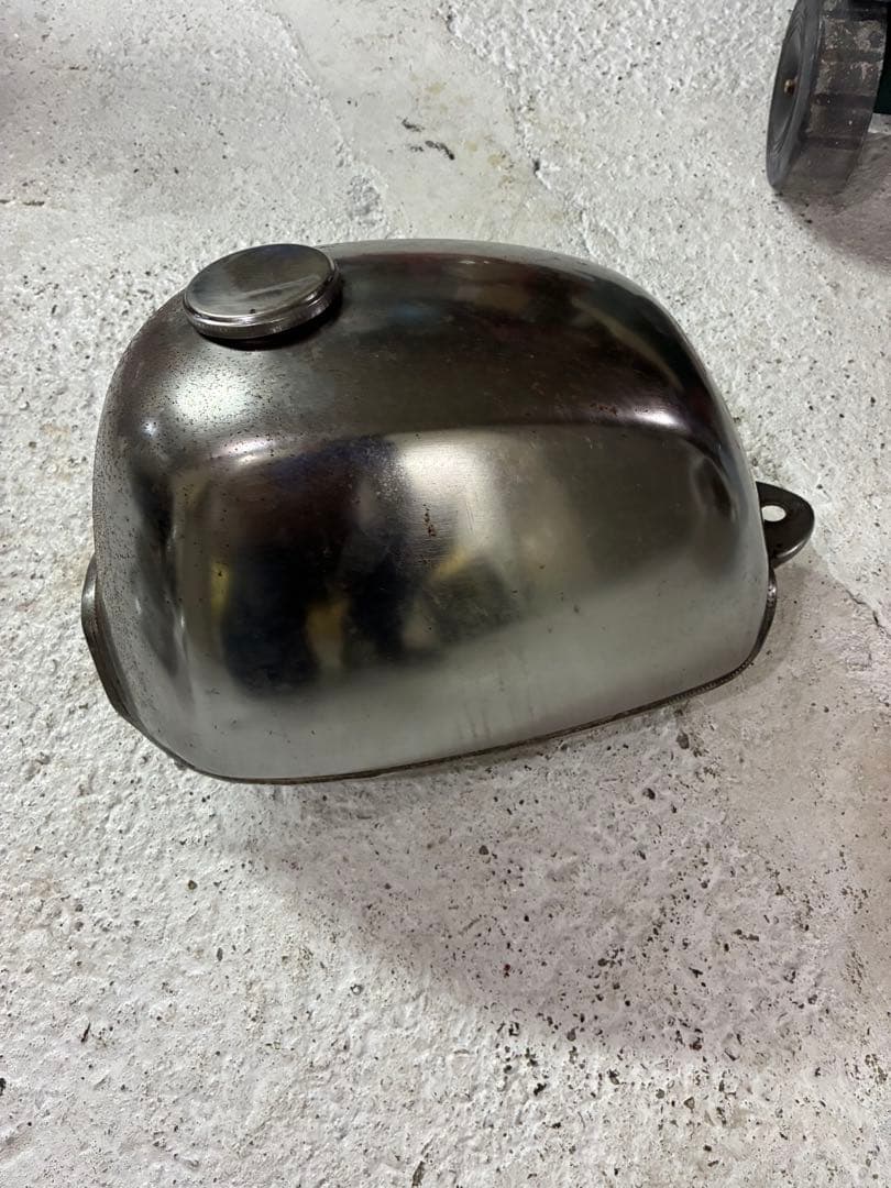 J50 ゴリラ、純正タンク