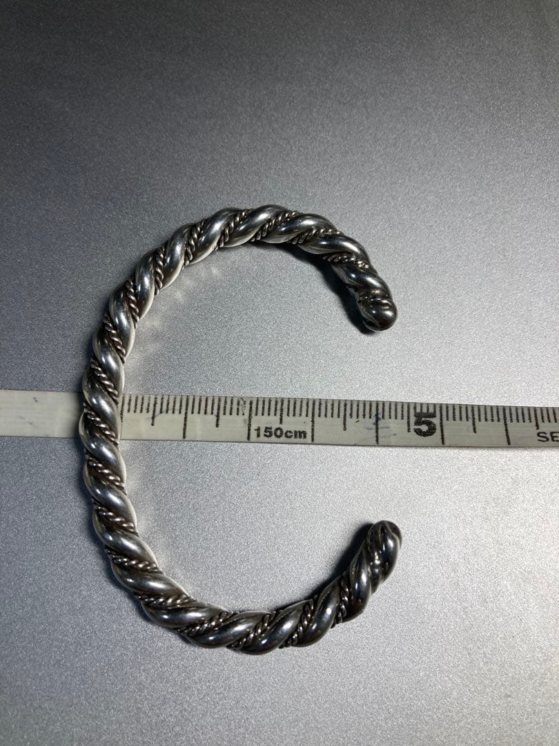 スティーブアルビソ　シルバー ツイストデザイン バングル