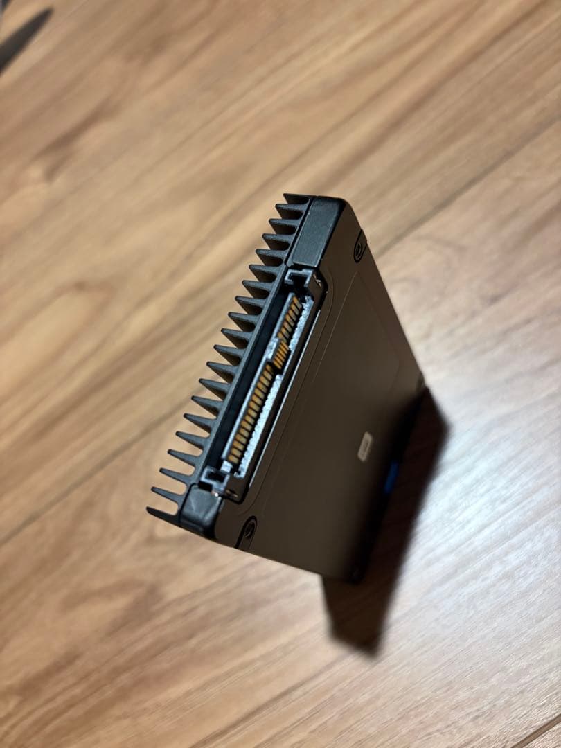 内蔵型SSD Micron 7450 MAX 3.2TB 2.5\" U.3 PCIe4 SSD