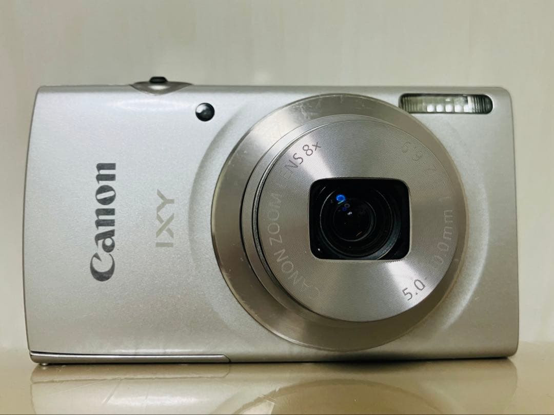 Canon IXY シルバー デジタルカメラ バッテリー、メモリーカード付き