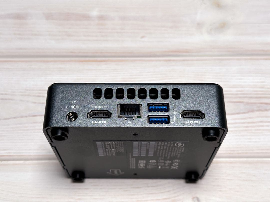 ③Intel NUC7i3DNK ミニPC 第7世代i3 Windows11