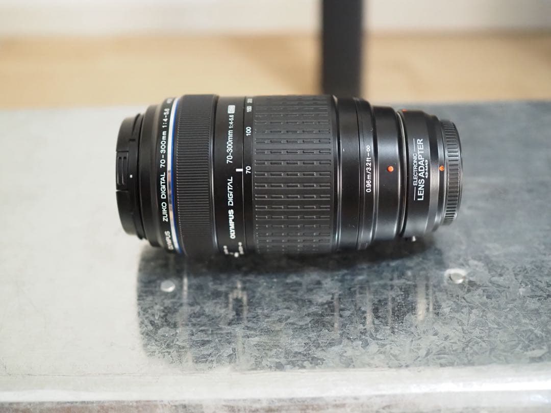 美品　Olympus 70-300mm ズームレンズ　マイクロフォーサーズ変換付