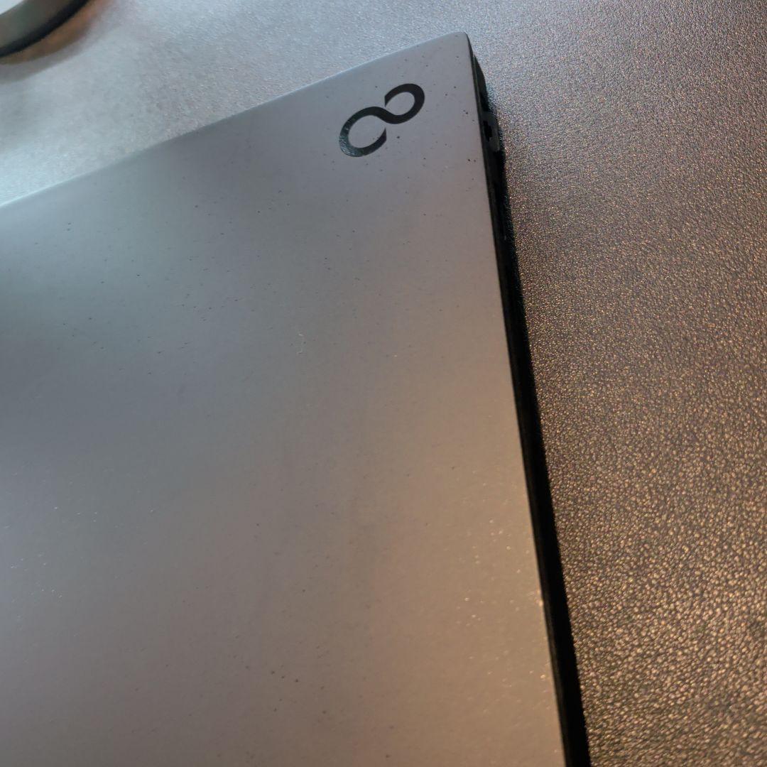 【ほぼ未使用】LIFEBOOK UH75/J3 超軽量868g 24/11モデル