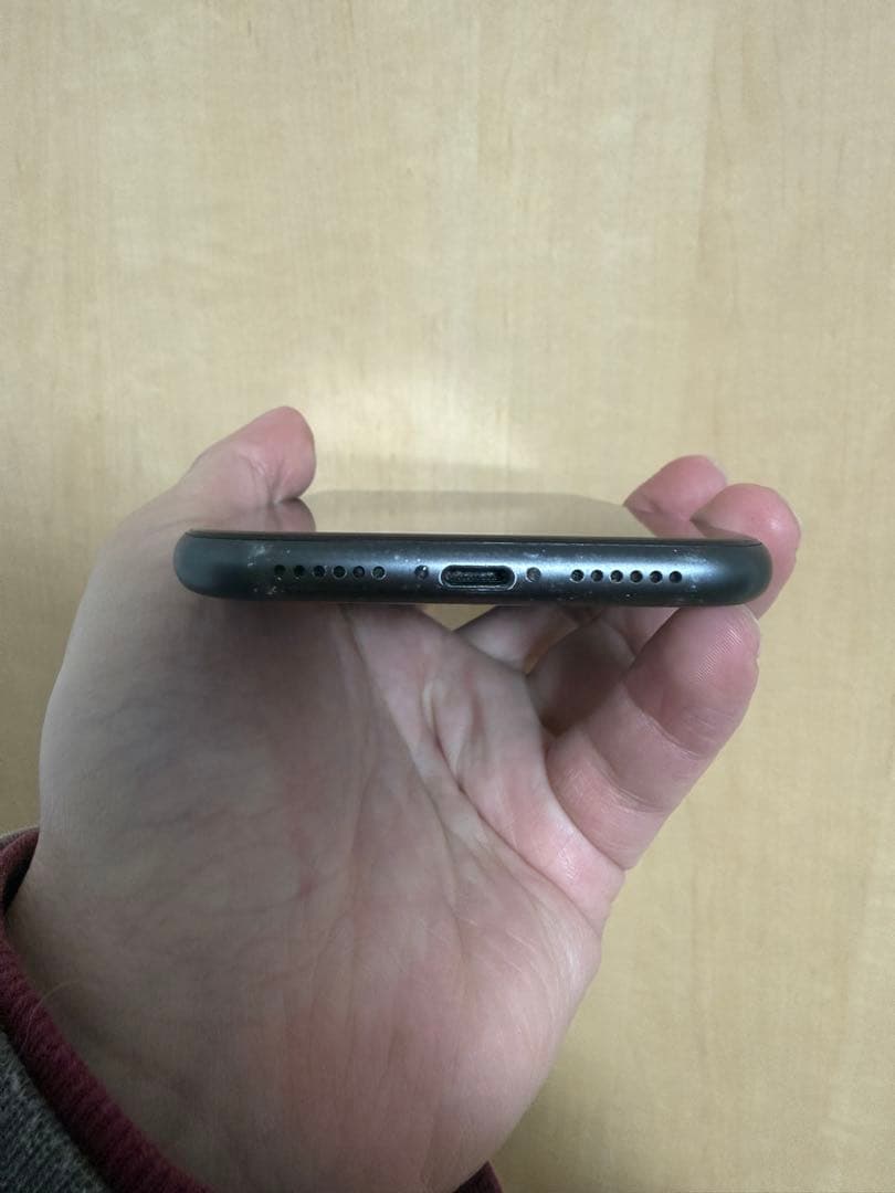 【美品】Apple iPhone 11 ブラック 本体　128gb SIMフリー