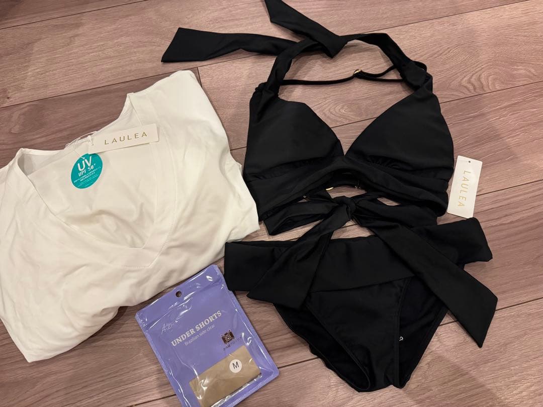 新品⭐︎LAULEA ブラックビキニ⭐︎水着 ラッシュガードセット