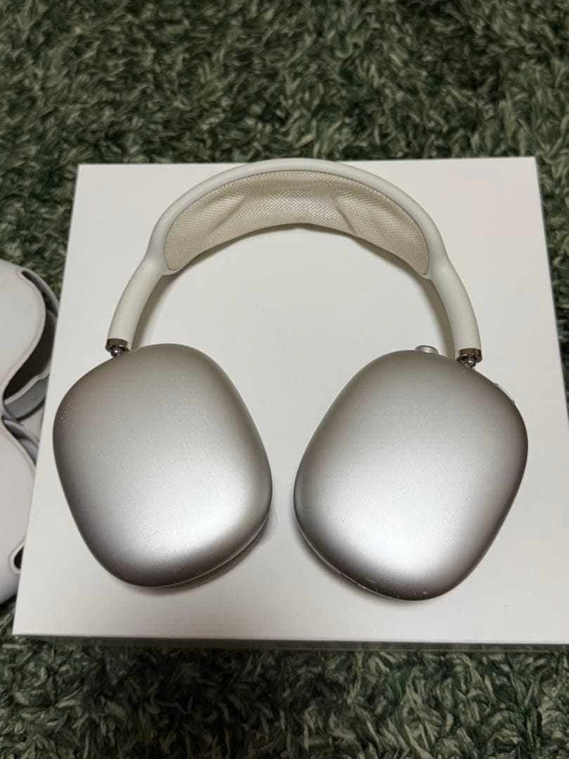 ぽむ AirPods pro max ホワイト