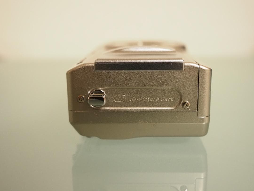 【動作確認済み】FUJIFILM Finepix F710 コンパクトデジカメ