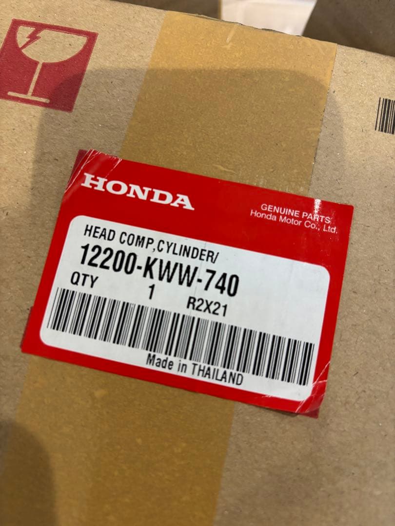 12200-KWW-740 シリンダーヘッド 未使用 スーパーカブ110プロ