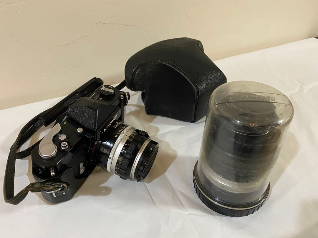 Nikomat一眼レフカメラ、Nikkor 135mm f/2.8レンズ